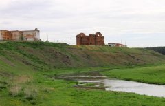 Вид на разрушенную школу и крестьянский банк,с. Багаряк